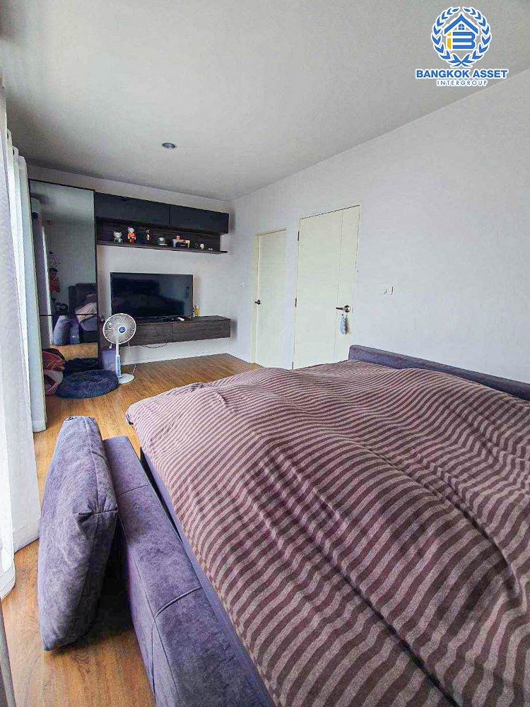 *****ทาวน์โฮม 3 มือสอง โครงการ บ้านกลางเมือง ราชพฤกษ์-พระราม5 หลังมุม เนื้อที่ 17.30 ตร.ว. ฟังก์ชัน 3 ห้องนอน 3 ห้องน้ำ 1 ที่จอดรถ ตอบโจทย์ไลฟ์สไตล์หลากหลาย หรือใช้เป็นโฮมออฟฟิศ โครงการบนทำเลเดินทางสะดวก เชื่อมต่อถนนราชพฤกษ์ ใกล้รถไฟฟ้าสายสีม่วง "สถานีติวานนท์" และจุดขึ้นทางด่วน "ศรีรัช"