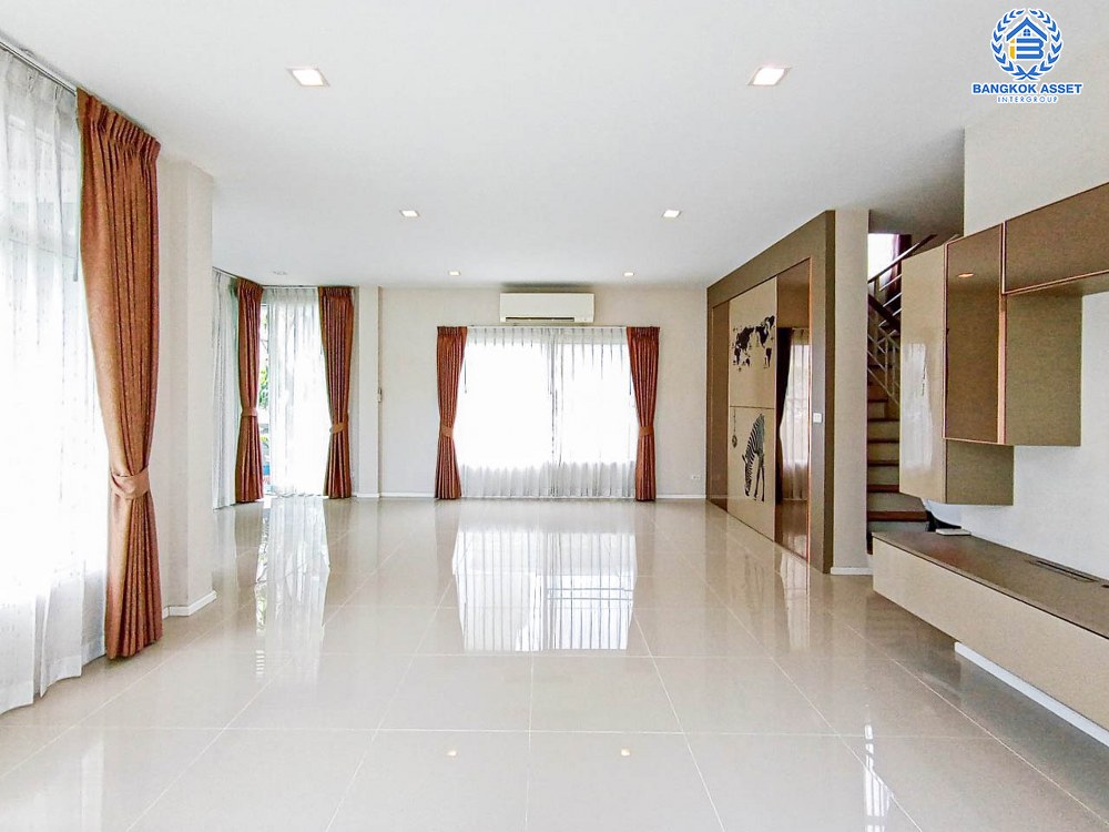 *****บ้านเดี่ยวมือสอง โครงการ คาซ่าวิลล์ ราชพฤกษ์-แจ้งวัฒนะ หลังมุม เนื้อที่กว่า 142.20 ตร.ว. ฟังก์ชัน 5 ห้องนอน 6 ห้องน้ำ จอดรถได้ 4 คัน ภายในสภาพใหม่มาก โครงการตั้งบนทำเลเดินทางสะดวก ติดถนนราชพฤกษ์ ใกล้โครงการรถไฟฟ้าสายสีม่วง "สถานีท่าอิฐ" และทางด่วน "แจ้งวัฒนะ"