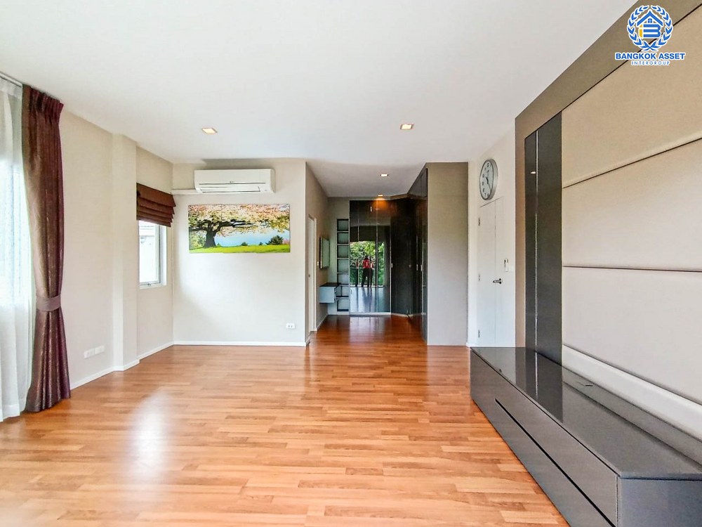 *****บ้านเดี่ยวมือสอง โครงการ คาซ่าวิลล์ ราชพฤกษ์-แจ้งวัฒนะ หลังมุม เนื้อที่กว่า 142.20 ตร.ว. ฟังก์ชัน 5 ห้องนอน 6 ห้องน้ำ จอดรถได้ 4 คัน ภายในสภาพใหม่มาก โครงการตั้งบนทำเลเดินทางสะดวก ติดถนนราชพฤกษ์ ใกล้โครงการรถไฟฟ้าสายสีม่วง "สถานีท่าอิฐ" และทางด่วน "แจ้งวัฒนะ"