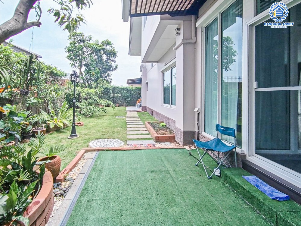 *****บ้านเดี่ยวมือสอง โครงการ คาซ่าวิลล์ ราชพฤกษ์-แจ้งวัฒนะ หลังมุม เนื้อที่กว่า 142.20 ตร.ว. ฟังก์ชัน 5 ห้องนอน 6 ห้องน้ำ จอดรถได้ 4 คัน ภายในสภาพใหม่มาก โครงการตั้งบนทำเลเดินทางสะดวก ติดถนนราชพฤกษ์ ใกล้โครงการรถไฟฟ้าสายสีม่วง "สถานีท่าอิฐ" และทางด่วน "แจ้งวัฒนะ"