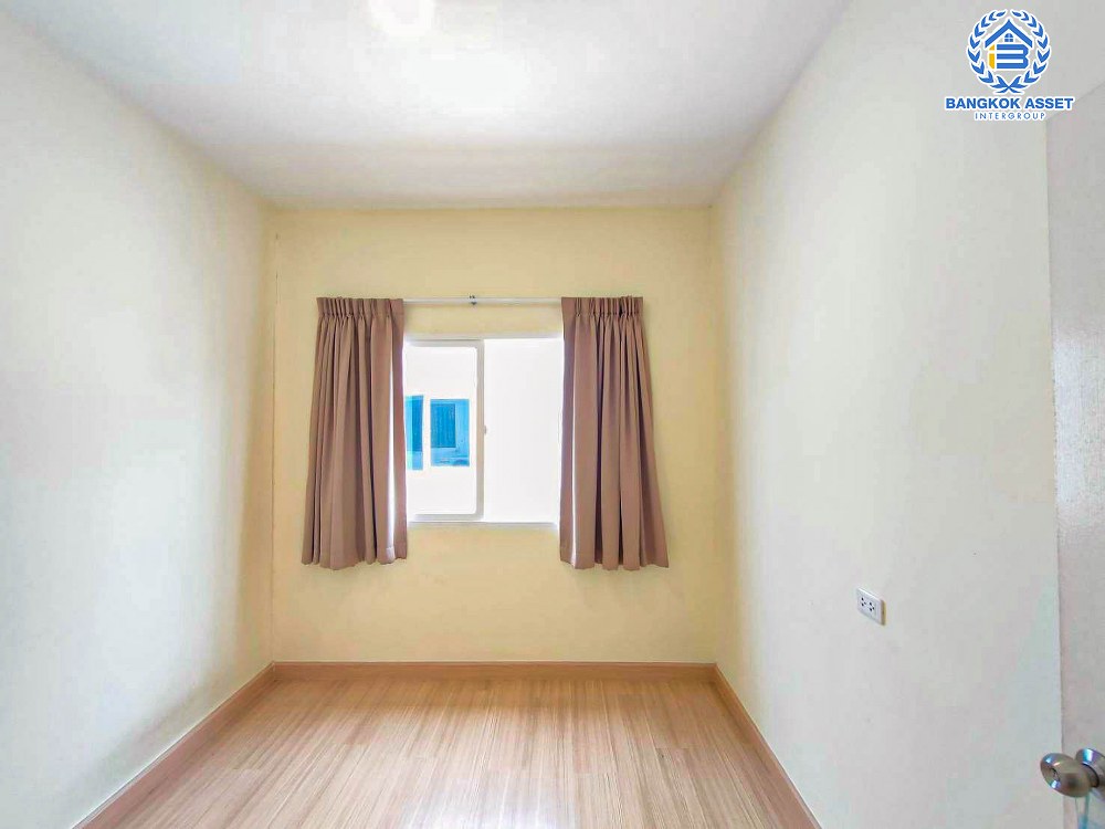 *****ทาวน์เฮ้าส์มือสอง โครงการ กัสโต้ เพชรเกษม-ทวีวัฒนา เนื้อที่ 28.80 ตร.ว. ฟังก์ชัน 4 ห้องนอน 3 ห้องน้ำ 2 ที่จอดรถ ภายในสภาพดีเยี่ยม ข้างบ้านมีพื้นที่ โครงการตั้งบนทำเลเชื่อมต่อถนนเลียบคลองทวีวัฒนา ถนนเพชรเกษม ถนนพุทธมณฑลสาย3 ถนนบรมราชชนนี จองด่วน!