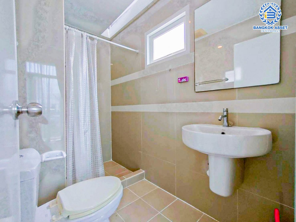 *****ทาวน์เฮ้าส์มือสอง โครงการ กัสโต้ เพชรเกษม-ทวีวัฒนา เนื้อที่ 28.80 ตร.ว. ฟังก์ชัน 4 ห้องนอน 3 ห้องน้ำ 2 ที่จอดรถ ภายในสภาพดีเยี่ยม ข้างบ้านมีพื้นที่ โครงการตั้งบนทำเลเชื่อมต่อถนนเลียบคลองทวีวัฒนา ถนนเพชรเกษม ถนนพุทธมณฑลสาย3 ถนนบรมราชชนนี จองด่วน!