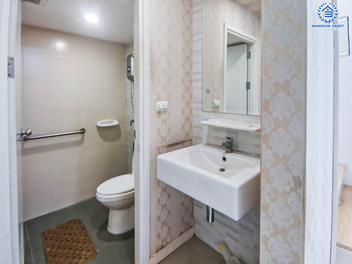 *****ทาวน์เฮ้าส์มือสองกรุงเทพมหานคร โครงการ พฤกษาวิลล์85 เลียบคลองทวีวัฒนา เนื้อที่เกือบ 19 ตร.ว. ฟังก์ชัน 3 ห้องนอน 2 ห้องน้ำ 1 ที่จอดรถ บ้านสภาพพร้อมอยู่ บนทำเลเดินทางสะดวก เชื่อมต่อถนนพุทธมณฑลสาย3 และสาย2 ใกล้รถไฟฟ้าสายสีน้ำเงิน "สถานีหลักสอง"