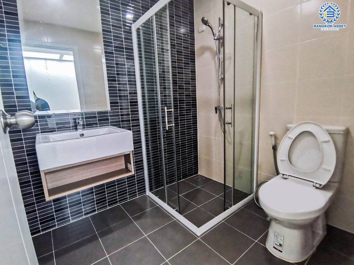 *****ทาวน์เฮ้าส์มือสองกรุงเทพมหานคร โครงการ พฤกษาวิลล์85 เลียบคลองทวีวัฒนา เนื้อที่เกือบ 19 ตร.ว. ฟังก์ชัน 3 ห้องนอน 2 ห้องน้ำ 1 ที่จอดรถ บ้านสภาพพร้อมอยู่ บนทำเลเดินทางสะดวก เชื่อมต่อถนนพุทธมณฑลสาย3 และสาย2 ใกล้รถไฟฟ้าสายสีน้ำเงิน "สถานีหลักสอง"