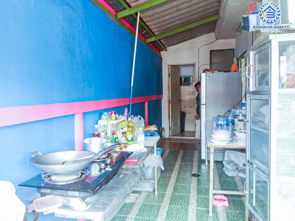 *****ทาวน์เฮ้าส์มือสองนนทบุรี หมู่บ้าน ตะวันงาม กาญจนาภิเษก หลังมุม! เนื้อที่กว้างเกือบ 24 ตร.ว. ฟังก์ชัน 2 ห้องนอน 1 ห้องน้ำ 1 ที่จอดรถ บนทำเลแห่งการเดินทาง เชื่อมต่อถนนบางกรวย-ไทรน้อย, ถนนกาญจนาภิเษก ใกล้ทางด่วน "ศรีรัช" ในราคาถูกสุดในย่านนี้!