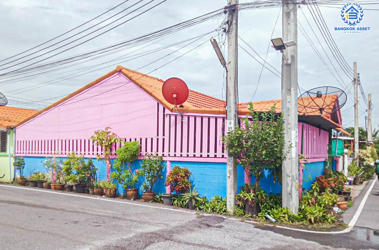 *****ทาวน์เฮ้าส์มือสองนนทบุรี หมู่บ้าน ตะวันงาม กาญจนาภิเษก หลังมุม! เนื้อที่กว้างเกือบ 24 ตร.ว. ฟังก์ชัน 2 ห้องนอน 1 ห้องน้ำ 1 ที่จอดรถ บนทำเลแห่งการเดินทาง เชื่อมต่อถนนบางกรวย-ไทรน้อย, ถนนกาญจนาภิเษก ใกล้ทางด่วน "ศรีรัช" ในราคาถูกสุดในย่านนี้!