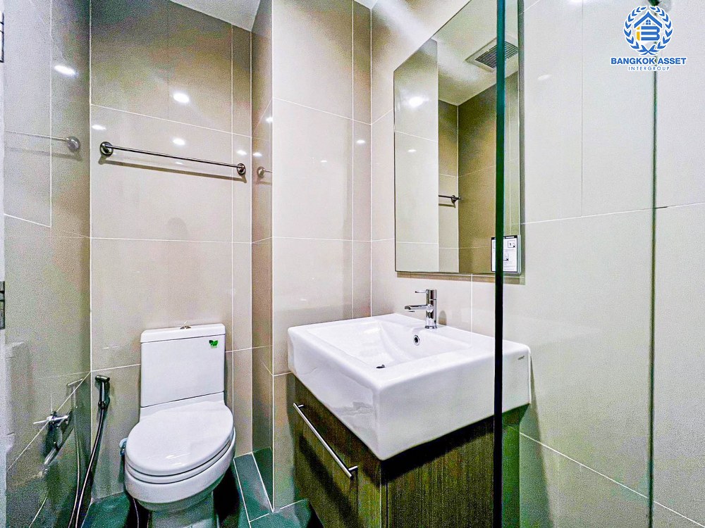 คอนโดมิเนียมมือสอง โครงการ IDEO MOBI บางซื่อ พื้นที่ใช้สอยกว้าง 21.99 ตร.ม. ฟังก์ชัน 1 ห้องนอน 1 ห้องน้ำ 1 ที่จอดรถ ห้องมุมสภาพใหม่ ฟรี! เฟอร์นิเจอร์ พร้อมเข้าอยู่ บนทำเลดี เชื่อมต่อถนนประชาชื่น ถนนประชาราษฎร์สาย2 ใกล้รถไฟฟ้าสายสีม่วง "สถานีเตาปูน" และจุดขึ้นทางด่วน "ศรีรัช"