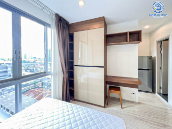 คอนโดมิเนียมมือสอง โครงการ IDEO MOBI บางซื่อ พื้นที่ใช้สอยกว้าง 21.99 ตร.ม. ฟังก์ชัน 1 ห้องนอน 1 ห้องน้ำ 1 ที่จอดรถ ห้องมุมสภาพใหม่ ฟรี! เฟอร์นิเจอร์ พร้อมเข้าอยู่ บนทำเลดี เชื่อมต่อถนนประชาชื่น ถนนประชาราษฎร์สาย2 ใกล้รถไฟฟ้าสายสีม่วง "สถานีเตาปูน" และจุดขึ้นทางด่วน "ศรีรัช"