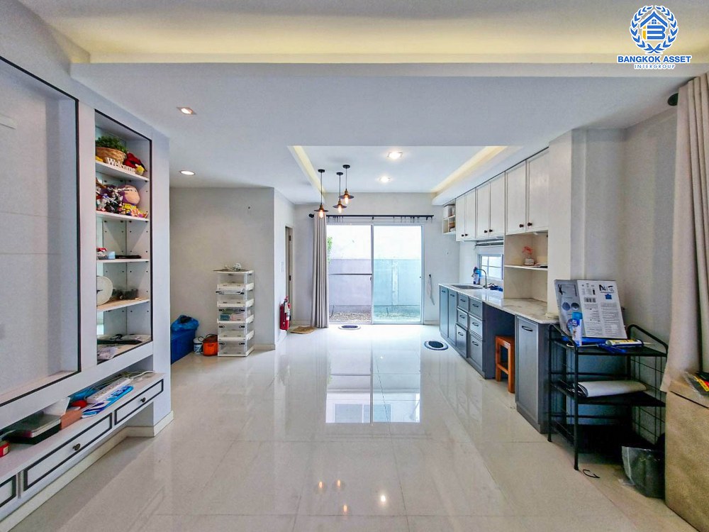 *****ทาวน์เฮ้าส์มือสอง โครงการ อินดี้ บางใหญ่2 หลังมุม บนเนื้อที่ 25.90 ตร.ว. ฟังก์ชัน 2 ห้องนอน 3 ห้องน้ำ 2 ที่จอดรถ แต่งสวยสไตล์โมเดิร์น ภายในสภาพดี เพร้อมเข้าอยู่ เชื่อมต่อถนนกาญจนาภิเษก ถนนรัตนาธิเบศร์ ใกล้เซ็นทรัลเวสต์เกต และรถไฟฟ้าสายสีม่วง "สถานีตลาดบางใหญ่"