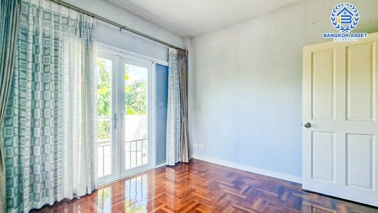 *****บ้านเดี่ยวมือสองนนทบุรี โครงการ เพอร์เฟคมาสเตอร์พีช รัตนาธิเบศร์ หลังมุม! เนื้อที่กว้างขวางถึง 106.7 ตร.ว. ฟังก์ชัน 5 ห้องนอน 5 ห้องน้ำ 2 ที่จอดรถ บ้านสภาพสวย พร้อมอยู่ บนทำเลใกล้รถไฟฟ้าสายสีม่วง "สถานีไทรม้า" เพียง 6 นาทีเท่านั้น เชื่อมต่อ ถนนรัตนาธิเบศร์ ใกล้จุดขึ้นทางด่วน "งามวงศ์วาน"