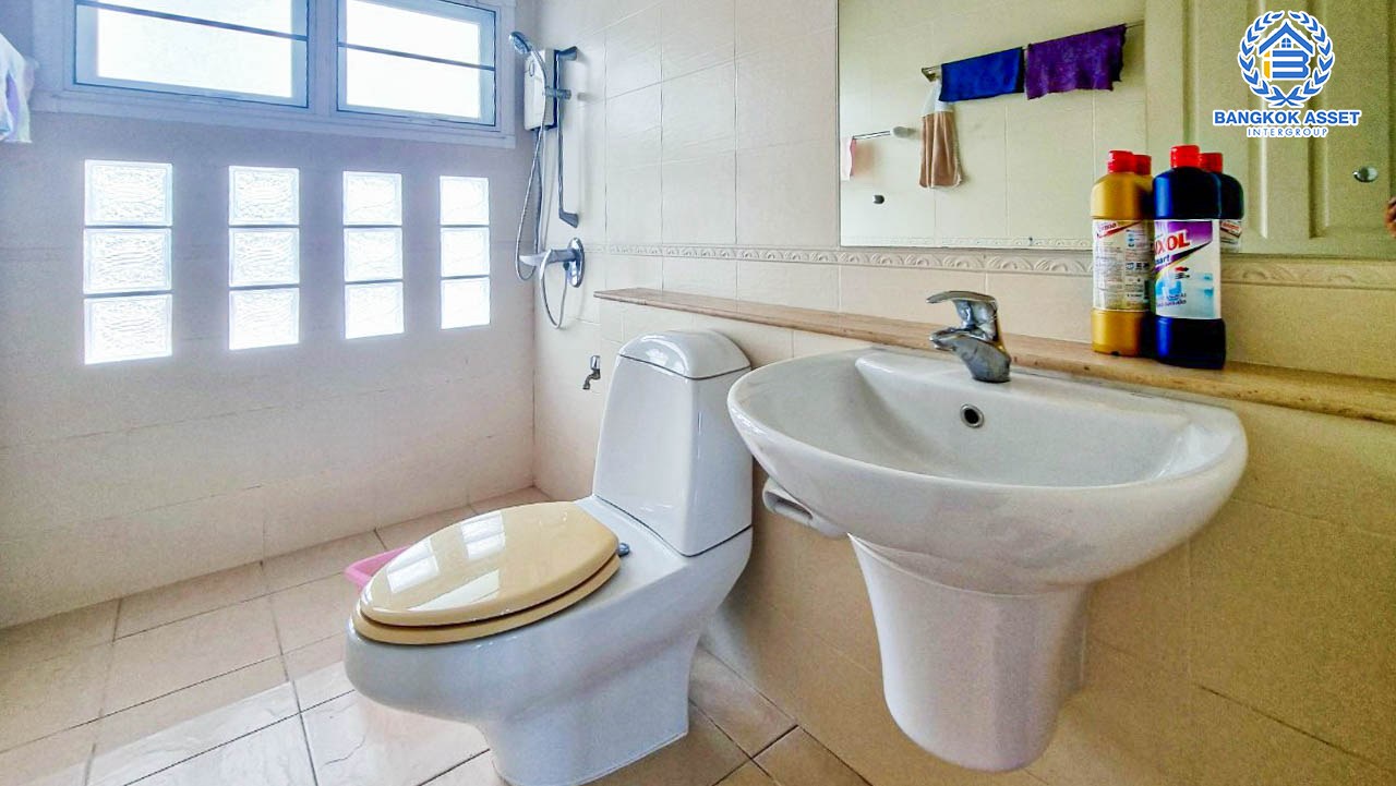 *****บ้านเดี่ยวมือสองนนทบุรี โครงการ เพอร์เฟคมาสเตอร์พีช รัตนาธิเบศร์ หลังมุม! เนื้อที่กว้างขวางถึง 106.7 ตร.ว. ฟังก์ชัน 5 ห้องนอน 5 ห้องน้ำ 2 ที่จอดรถ บ้านสภาพสวย พร้อมอยู่ บนทำเลใกล้รถไฟฟ้าสายสีม่วง "สถานีไทรม้า" เพียง 6 นาทีเท่านั้น เชื่อมต่อ ถนนรัตนาธิเบศร์ ใกล้จุดขึ้นทางด่วน "งามวงศ์วาน"