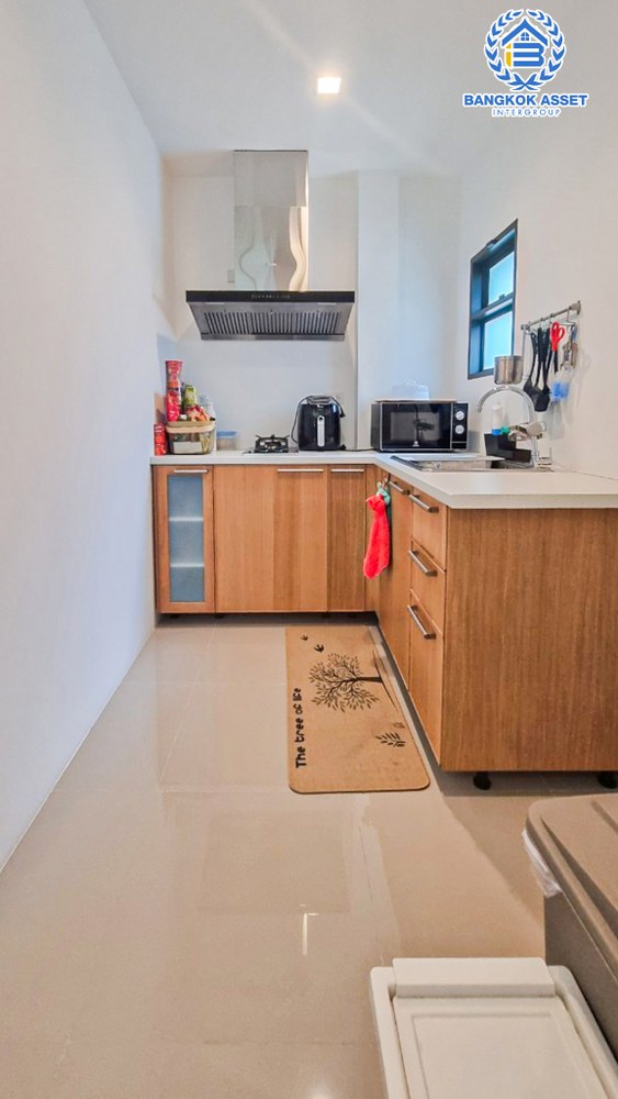 *****บ้านเดี่ยวมือสอง โครงการ เวนิว พระราม9 เนื้อที่กว้าง 50 ตร.ว. ฟังก์ชัน 3 ห้องนอน 3 ห้องน้ำ 2 ที่จอดรถ ภายในสภาพดีเยี่ยม พร้อมอยู่ ขายถูกสุดในโครงการ โครงการบนทำเลกรุงเทพถนนตัดใหม่  เชื่อมต่อถนนศรีนครินทร์-ร่มเกล้า ใกล้รถไฟฟ้าสายสีเหลือง "สถานีศรีกรีฑา" และจุดขึ้นทางหลวงพิเศษหมายเลข9