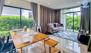 *****บ้านเดี่ยวมือสอง โครงการ เวนิว พระราม9 เนื้อที่กว้าง 50 ตร.ว. ฟังก์ชัน 3 ห้องนอน 3 ห้องน้ำ 2 ที่จอดรถ ภายในสภาพดีเยี่ยม พร้อมอยู่ ขายถูกสุดในโครงการ โครงการบนทำเลกรุงเทพถนนตัดใหม่  เชื่อมต่อถนนศรีนครินทร์-ร่มเกล้า ใกล้รถไฟฟ้าสายสีเหลือง "สถานีศรีกรีฑา" และจุดขึ้นทางหลวงพิเศษหมายเลข9