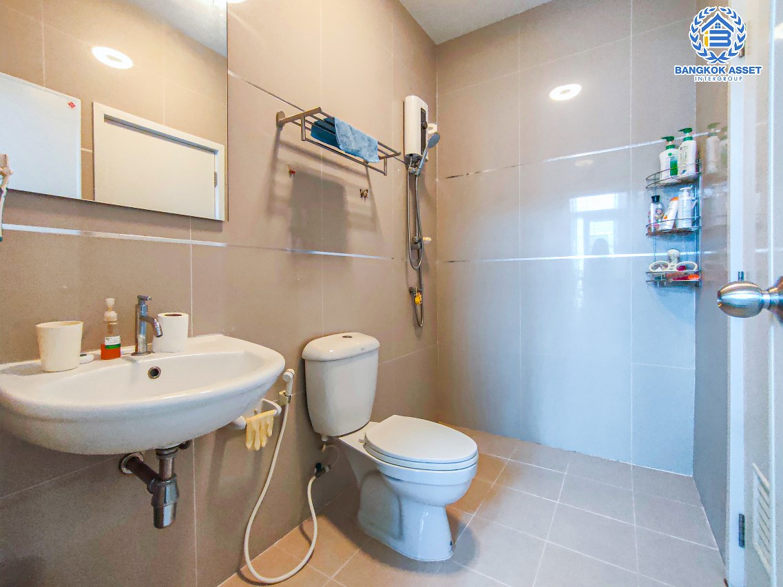 *****ทาวน์เฮ้าส์มือสองนนทบุรี โครงการ กัสโต้ วงแหวน-พระราม5 เนื้อที่ 18.5 ตร.ว. ฟังก์ชัน 3 ห้องนอน 2 ห้องน้ำ 2 ที่จอดรถ บ้านสวย สภาพดี พร้อมอยู่ บนทำเลแห่งการเดินทาง ใกล้รถไฟฟ้าสายสีม่วง "สถานีตลาดบางใหญ่" เพียง 15 นาทีเท่านั้น!!