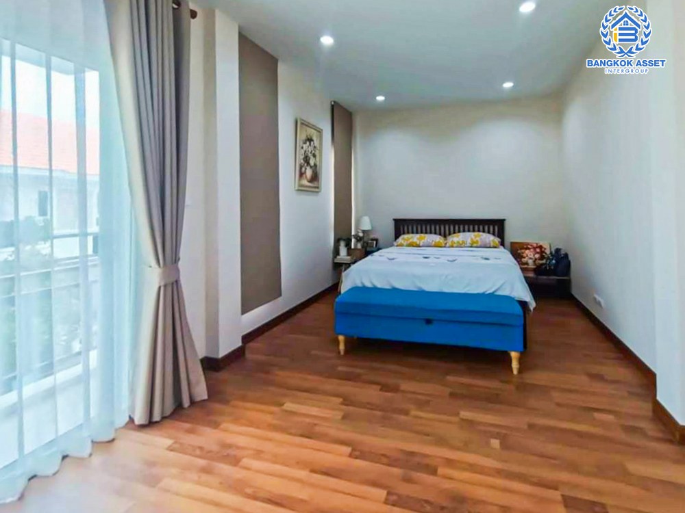 *****ทาวน์เฮ้าส์มือสอง โครงการ นนท์ณิชา บางใหญ่2 เนื้อที่ 32.40 ตร.ว. ฟังก์ชัน 3 ห้องนอน 2 ห้องน้ำ 1 ที่จอดรถ บ้านสภาพดีเยี่ยม ข้างบ้านมีพื้นที่ โครงการตั้งบนบนทำเลดี เชื่อมต่อถนนกาญจนาภิเษก ถนนรัตนาธิเบศร์ ใกล้รถไฟฟ้าสายสีม่วง "สถานีตลาดบางใหญ่" และทางด่วน "ศรีรัช"