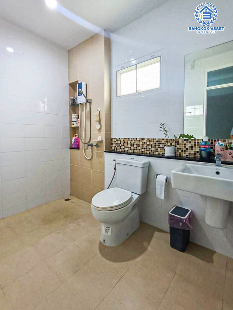 *****ทาวน์เฮ้าส์มือสอง โครงการ นนท์ณิชา บางใหญ่2 เนื้อที่ 32.40 ตร.ว. ฟังก์ชัน 3 ห้องนอน 2 ห้องน้ำ 1 ที่จอดรถ บ้านสภาพดีเยี่ยม ข้างบ้านมีพื้นที่ โครงการตั้งบนบนทำเลดี เชื่อมต่อถนนกาญจนาภิเษก ถนนรัตนาธิเบศร์ ใกล้รถไฟฟ้าสายสีม่วง "สถานีตลาดบางใหญ่" และทางด่วน "ศรีรัช"