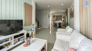 *****ทาวน์เฮ้าส์มือสอง โครงการ นนท์ณิชา บางใหญ่2 เนื้อที่ 32.40 ตร.ว. ฟังก์ชัน 3 ห้องนอน 2 ห้องน้ำ 1 ที่จอดรถ บ้านสภาพดีเยี่ยม ข้างบ้านมีพื้นที่ โครงการตั้งบนบนทำเลดี เชื่อมต่อถนนกาญจนาภิเษก ถนนรัตนาธิเบศร์ ใกล้รถไฟฟ้าสายสีม่วง "สถานีตลาดบางใหญ่" และทางด่วน "ศรีรัช"