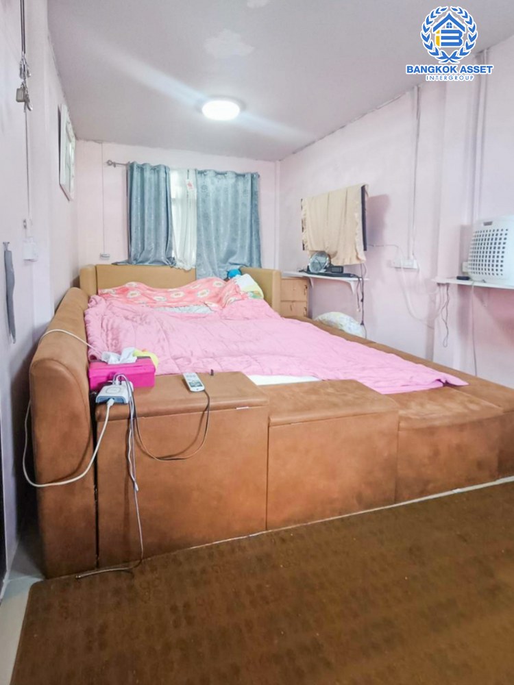 *****บ้านเดี่ยวมือสอง ซอยวัดเชิงกระบือ จรัญสนิทวงศ์ เนื้อที่กว้าง 47 ตร.ว. ฟังก์ชัน 3 ห้องนอน 1 ห้องน้ำ 3 ที่จอดรถ บ้านสภาพเยี่ยม บนพื้นที่กว้างขวาง ทำเลเดินทางสะดวก เชื่อมต่อถนนอิสรภาพ ถนนจรัญสนิทวงศ์ ถนนสิรินธร เชื่อมต่อทุกการเดินทางใกล้ MRT สายสีน้ำเงิน "สถานีบางอ้อ"