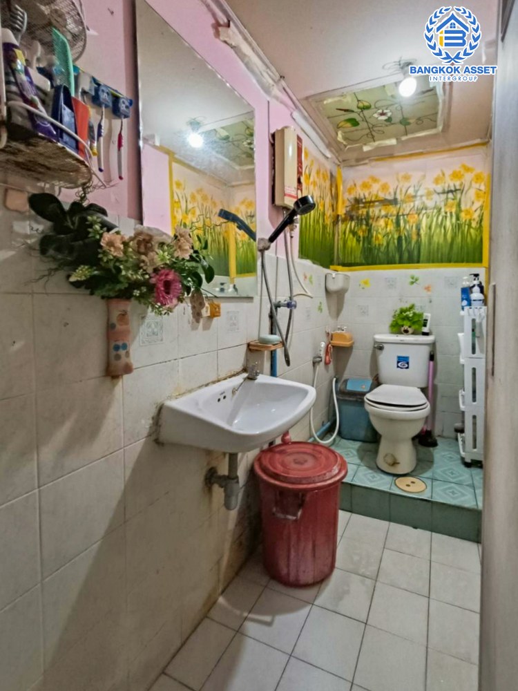 *****บ้านเดี่ยวมือสอง ซอยวัดเชิงกระบือ จรัญสนิทวงศ์ เนื้อที่กว้าง 47 ตร.ว. ฟังก์ชัน 3 ห้องนอน 1 ห้องน้ำ 3 ที่จอดรถ บ้านสภาพเยี่ยม บนพื้นที่กว้างขวาง ทำเลเดินทางสะดวก เชื่อมต่อถนนอิสรภาพ ถนนจรัญสนิทวงศ์ ถนนสิรินธร เชื่อมต่อทุกการเดินทางใกล้ MRT สายสีน้ำเงิน "สถานีบางอ้อ"