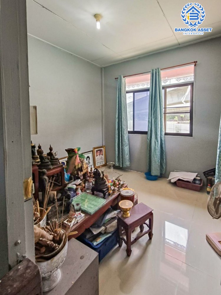 *****บ้านเดี่ยวมือสอง ซอยวัดเชิงกระบือ จรัญสนิทวงศ์ เนื้อที่กว้าง 47 ตร.ว. ฟังก์ชัน 3 ห้องนอน 1 ห้องน้ำ 3 ที่จอดรถ บ้านสภาพเยี่ยม บนพื้นที่กว้างขวาง ทำเลเดินทางสะดวก เชื่อมต่อถนนอิสรภาพ ถนนจรัญสนิทวงศ์ ถนนสิรินธร เชื่อมต่อทุกการเดินทางใกล้ MRT สายสีน้ำเงิน "สถานีบางอ้อ"