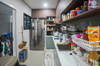 *****บ้านเดี่ยวมือสอง เวนิวโฟลว์ เเจ้งวัฒนะ หลังมุม เนื้อที่ 80.70 ตร.ว. ฟังก์ชัน 4 ห้องนอน 4 ห้องน้ำ 2 ที่จอดรถ ต่อเติมครบ บิ้วท์อินทั้งหลัง พร้อมเข้าอยู่ บนทำเลเดินทางสะดวก เชื่อมต่อถนนราชพฤกษ์ ถนนชัยพฤกษ์ ถนนติวานนท์ ใกล้รถไฟฟ้าสายสีม่วง "สถานีบางรักน้อยท่าอิฐ" และจุดขึ้นทางด่วน "ศรีรัช"