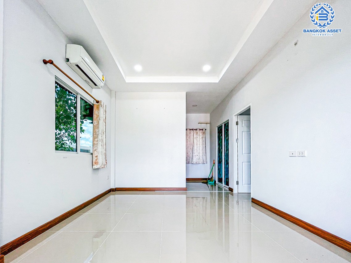 *****บ้านแฝดชั้นเดียวมือสองนนทบุรี โครงการ รติรัตน์ ถนนต้นเชือก-วัดมะสง เนื้อที่กว้าง 35 ตร.ว. ฟังก์ชัน 2 ห้องนอน 2 ห้องน้ำ 1 ที่จอดรถ แถมฟรี! 3 เครื่องปรับอากาศ 1 เครื่องทำน้ำอุ่น บนทำเลแห่งการเดินทาง ใกล้รถไฟฟ้าสายสีม่วง "สถานีคลองบางไผ่" ในราคาถูก