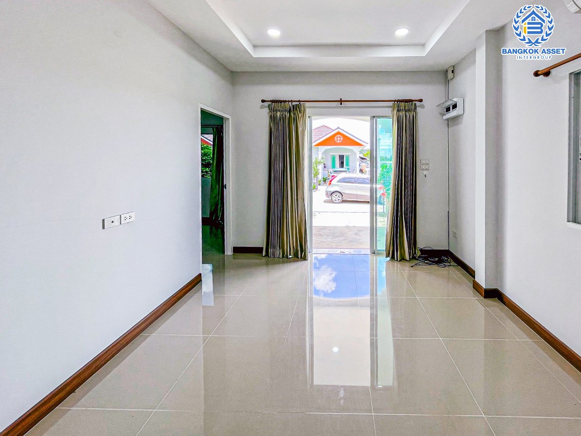 *****บ้านแฝดชั้นเดียวมือสองนนทบุรี โครงการ รติรัตน์ ถนนต้นเชือก-วัดมะสง เนื้อที่กว้าง 35 ตร.ว. ฟังก์ชัน 2 ห้องนอน 2 ห้องน้ำ 1 ที่จอดรถ แถมฟรี! 3 เครื่องปรับอากาศ 1 เครื่องทำน้ำอุ่น บนทำเลแห่งการเดินทาง ใกล้รถไฟฟ้าสายสีม่วง "สถานีคลองบางไผ่" ในราคาถูก