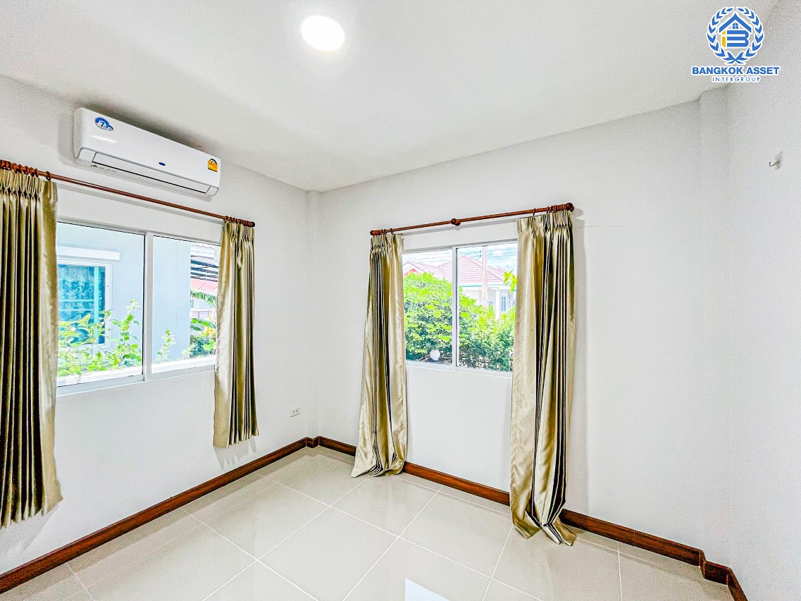 *****บ้านแฝดชั้นเดียวมือสองนนทบุรี โครงการ รติรัตน์ ถนนต้นเชือก-วัดมะสง เนื้อที่กว้าง 35 ตร.ว. ฟังก์ชัน 2 ห้องนอน 2 ห้องน้ำ 1 ที่จอดรถ แถมฟรี! 3 เครื่องปรับอากาศ 1 เครื่องทำน้ำอุ่น บนทำเลแห่งการเดินทาง ใกล้รถไฟฟ้าสายสีม่วง "สถานีคลองบางไผ่" ในราคาถูก