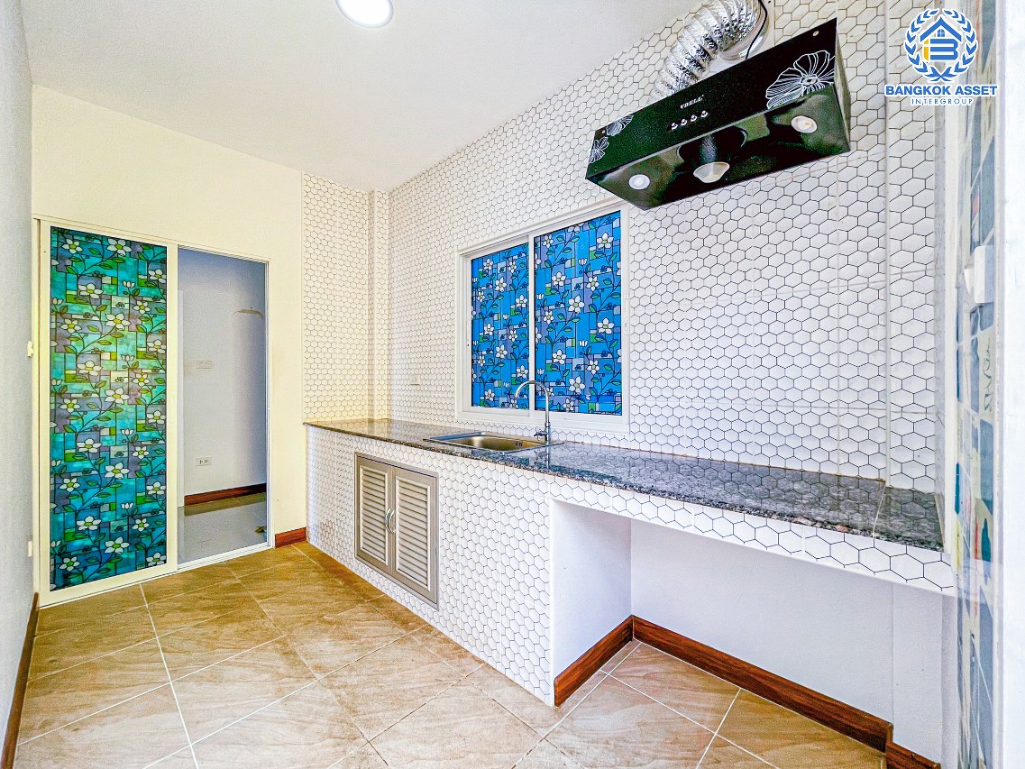 *****บ้านแฝดชั้นเดียวมือสองนนทบุรี โครงการ รติรัตน์ ถนนต้นเชือก-วัดมะสง เนื้อที่กว้าง 35 ตร.ว. ฟังก์ชัน 2 ห้องนอน 2 ห้องน้ำ 1 ที่จอดรถ แถมฟรี! 3 เครื่องปรับอากาศ 1 เครื่องทำน้ำอุ่น บนทำเลแห่งการเดินทาง ใกล้รถไฟฟ้าสายสีม่วง "สถานีคลองบางไผ่" ในราคาถูก