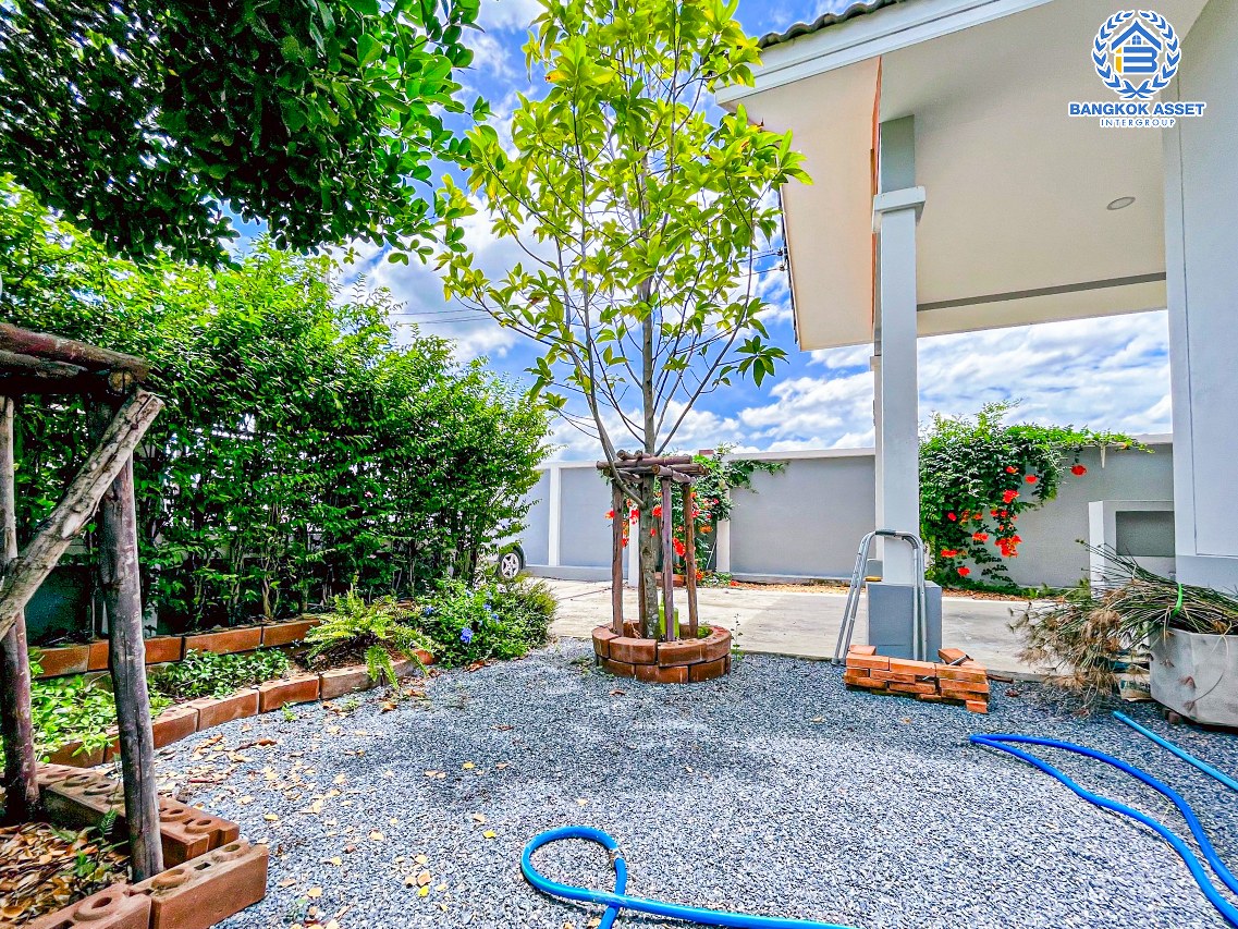 *****บ้านแฝดชั้นเดียวมือสองนนทบุรี โครงการ รติรัตน์ ถนนต้นเชือก-วัดมะสง เนื้อที่กว้าง 35 ตร.ว. ฟังก์ชัน 2 ห้องนอน 2 ห้องน้ำ 1 ที่จอดรถ แถมฟรี! 3 เครื่องปรับอากาศ 1 เครื่องทำน้ำอุ่น บนทำเลแห่งการเดินทาง ใกล้รถไฟฟ้าสายสีม่วง "สถานีคลองบางไผ่" ในราคาถูก