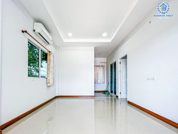 *****บ้านแฝดชั้นเดียวมือสองนนทบุรี โครงการ รติรัตน์ ถนนต้นเชือก-วัดมะสง เนื้อที่กว้าง 35 ตร.ว. ฟังก์ชัน 2 ห้องนอน 2 ห้องน้ำ 1 ที่จอดรถ แถมฟรี! 3 เครื่องปรับอากาศ 1 เครื่องทำน้ำอุ่น บนทำเลแห่งการเดินทาง ใกล้รถไฟฟ้าสายสีม่วง "สถานีคลองบางไผ่" ในราคาถูก