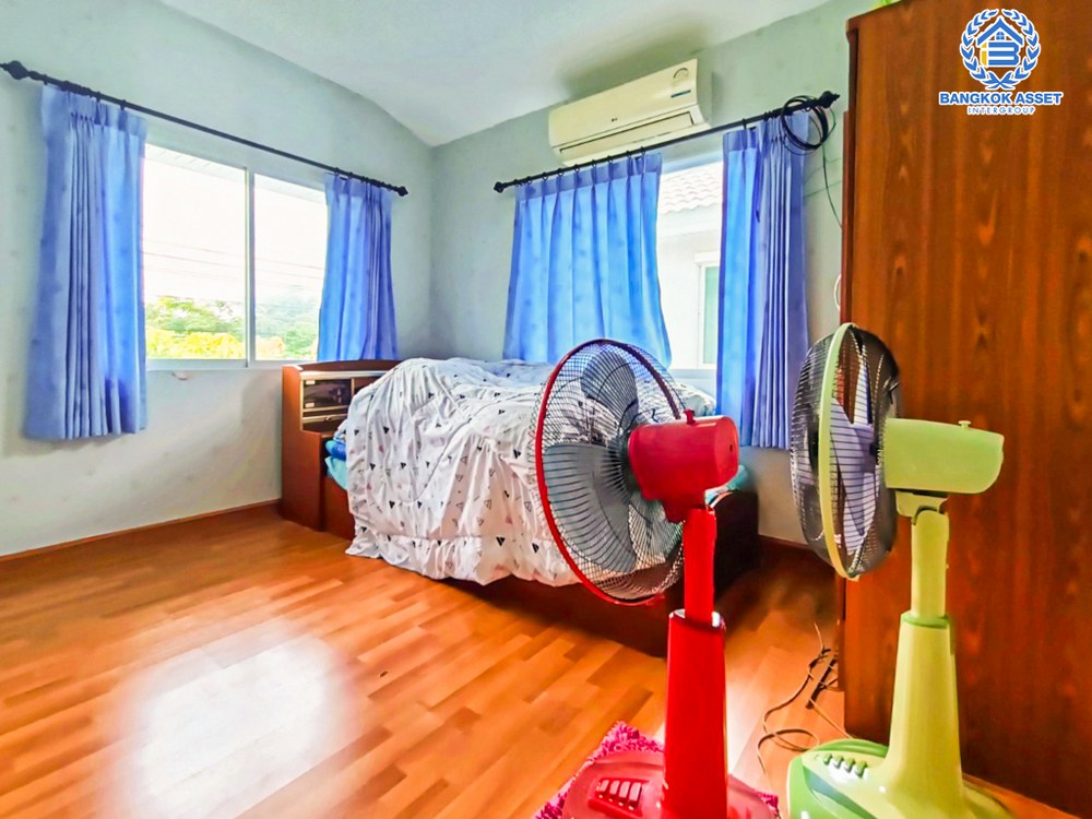 *****บ้านเดี่ยวมือสอง โครงการ เพอร์เฟคพาร์ค วัดพระนอน หลังมุม เนื้อที่ 50.30 ตร.ว. ฟังก์ชัน 3 ห้องนอน 2 ห้องน้ำ 2 ที่จอดรถ บรรยากาศดีมากบ้านอยู่โซนอยู่หน้าสวน ใกล้ทะเลสาบ เดินทางสะดวก เชื่อมต่อถนนถนนกาญจนาภิเษก ใกล้รถไฟฟ้าสายสีม่วง "สถานีตลาดบางใหญ่" และจุดขึ้นทางด่วน "ศรีรัช-วงแหวนฯ"