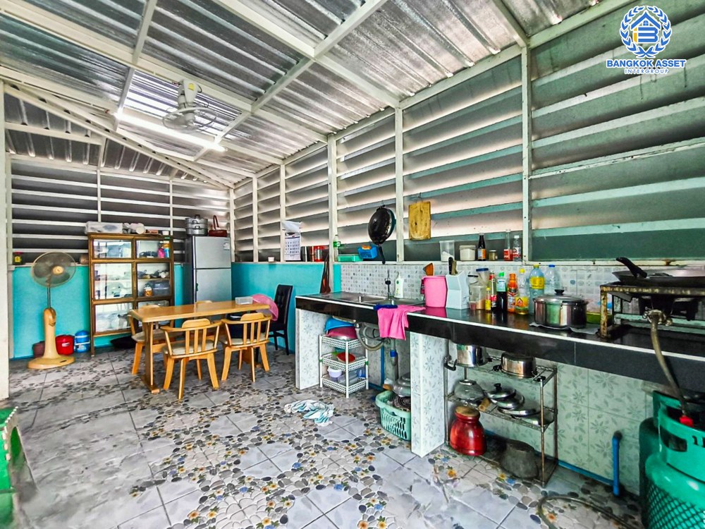 *****บ้านเดี่ยวมือสอง โครงการ เพอร์เฟคพาร์ค วัดพระนอน หลังมุม เนื้อที่ 50.30 ตร.ว. ฟังก์ชัน 3 ห้องนอน 2 ห้องน้ำ 2 ที่จอดรถ บรรยากาศดีมากบ้านอยู่โซนอยู่หน้าสวน ใกล้ทะเลสาบ เดินทางสะดวก เชื่อมต่อถนนถนนกาญจนาภิเษก ใกล้รถไฟฟ้าสายสีม่วง "สถานีตลาดบางใหญ่" และจุดขึ้นทางด่วน "ศรีรัช-วงแหวนฯ"