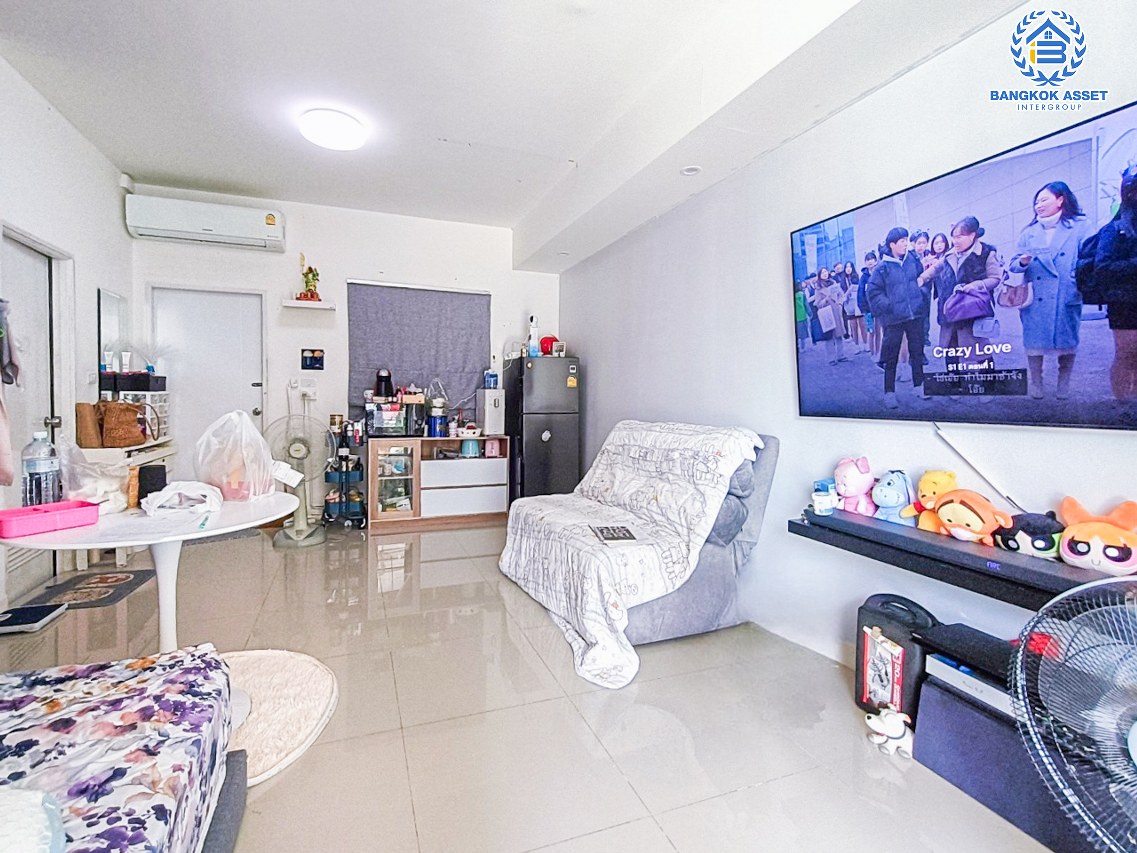 *****ทาวน์เฮ้าส์มือสองนนทบุรี โครงการ พลีโน่ ราชพฤกษ์ เนื้อที่เกือบ 18 ตร.ว. ฟังก์ชัน 3 ห้องนอน 2 ห้องน้ำ 2 ที่จอดรถ หน้าบ้าน และหลังบ้านไม่ชนใคร บนทำเลเดินทางง่าย เชื่อมต่อถนนบางกรวย-ไทรน้อย, ถนนราชพฤกษ์ ใกล้รถไฟฟ้าสายสีม่วง "สถานีบางรักใหญ่" และทางด่วน "ศรีรัช"