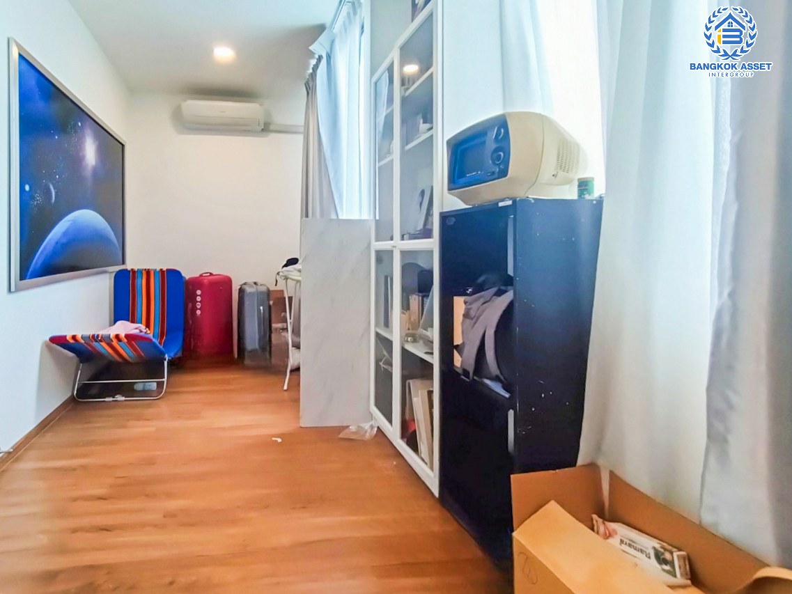 *****ทาวน์เฮ้าส์มือสองนนทบุรี โครงการ พลีโน่ ราชพฤกษ์ เนื้อที่เกือบ 18 ตร.ว. ฟังก์ชัน 3 ห้องนอน 2 ห้องน้ำ 2 ที่จอดรถ หน้าบ้าน และหลังบ้านไม่ชนใคร บนทำเลเดินทางง่าย เชื่อมต่อถนนบางกรวย-ไทรน้อย, ถนนราชพฤกษ์ ใกล้รถไฟฟ้าสายสีม่วง "สถานีบางรักใหญ่" และทางด่วน "ศรีรัช"