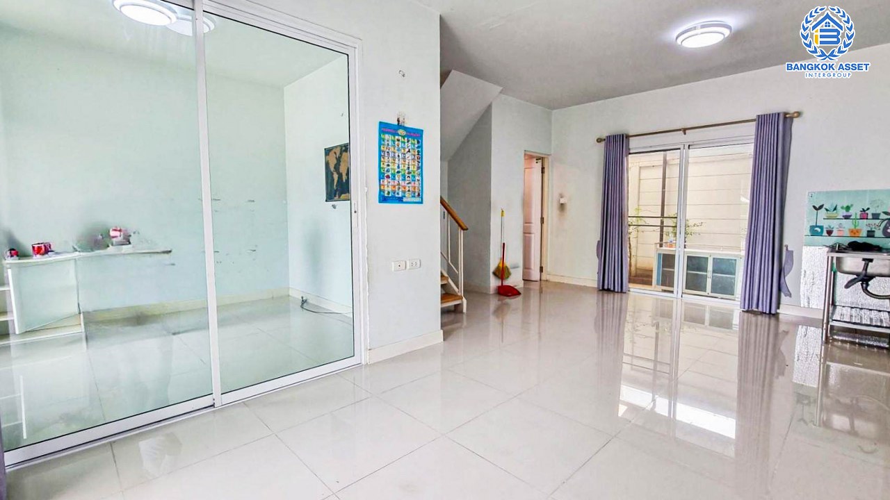 *****ทาวน์เฮ้าส์มือสองนนทบุรี หมู่บ้าน อารียา ไทรน้อย เนื้อที่กว้าง 20.3 ตร.ว. ฟังก์ชัน 3 ห้องนอน 2 ห้องน้ำ 2 ที่จอดรถ ใช้วัสดุอย่างดีทั้งภายนอก แถมฟรี! เครื่องปรับอากาศ บนทำเลดี เข้า-ออกได้หลายเส้นทาง เชื่อมต่อถนนบางกรวย-กรุงเทพ, ถนนบางกรวย-ไทรน้อย จองเลย!