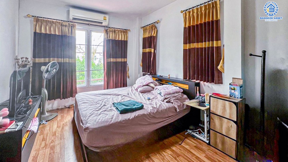 *****บ้านแฝดมือสอง โครงการ รติรมย์ ฟิฟท์ ราชพฤกษ์-ปิ่นเกล้า หลังมุม เนื้อที่ 42 ตร.ว. ฟังก์ชัน 3 ห้องนอน 3 ห้องน้ำ 2 ที่จอดรถ บ้านสภาพดี บรรยากาศเป็นส่วนตัว ให้ความรู้สึกเหมือนบ้านเดี่ยว บนทำเลยอดนิยม เชื่อมต่อถนนสวนผัก ถนนราชพฤกษ์ ถนนบางกรวย-ไทรน้อย ใกล้เซ็นทรัลเวสต์วิลล์ และจุดขึ้นทางด่วน "ศรีรัช"