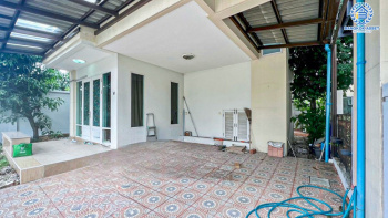 *****บ้านแฝดมือสอง โครงการ รติรมย์ ฟิฟท์ ราชพฤกษ์-ปิ่นเกล้า หลังมุม เนื้อที่ 42 ตร.ว. ฟังก์ชัน 3 ห้องนอน 3 ห้องน้ำ 2 ที่จอดรถ บ้านสภาพดี บรรยากาศเป็นส่วนตัว ให้ความรู้สึกเหมือนบ้านเดี่ยว บนทำเลยอดนิยม เชื่อมต่อถนนสวนผัก ถนนราชพฤกษ์ ถนนบางกรวย-ไทรน้อย ใกล้เซ็นทรัลเวสต์วิลล์ และจุดขึ้นทางด่วน "ศรีรัช"