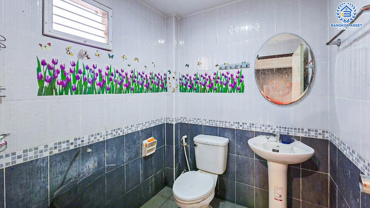 *****ทาวน์เฮ้าส์มือสองนครปฐม โครงการ มณฑาทิพย์ เพชรเกษม หลังมุม! เนื้อที่กว้างขวางถึง 57.6 ตร.ว. ฟังก์ชัน 6 ห้องนอน 4 ห้องน้ำ 1 ที่จอดรถ ทาวน์เฮ้าส์หลังใหญ่เท่าบ้านเดี่ยว!! บนทำเลดี เชื่อมต่อถนนเพชรเกษม, ถนนราชวิถี ราคาคุ้มสุดในย่านนี้