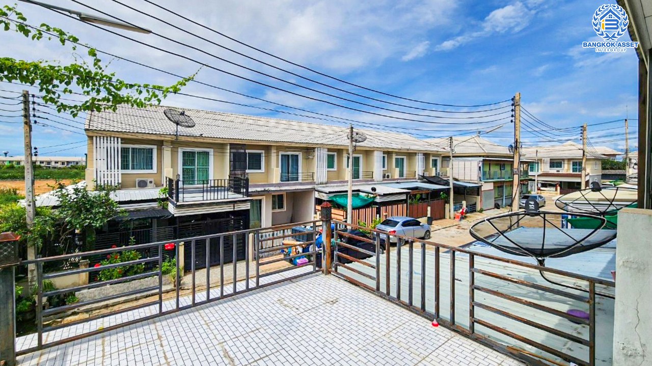 *****ทาวน์เฮ้าส์มือสองนครปฐม โครงการ มณฑาทิพย์ เพชรเกษม หลังมุม! เนื้อที่กว้างขวางถึง 57.6 ตร.ว. ฟังก์ชัน 6 ห้องนอน 4 ห้องน้ำ 1 ที่จอดรถ ทาวน์เฮ้าส์หลังใหญ่เท่าบ้านเดี่ยว!! บนทำเลดี เชื่อมต่อถนนเพชรเกษม, ถนนราชวิถี ราคาคุ้มสุดในย่านนี้