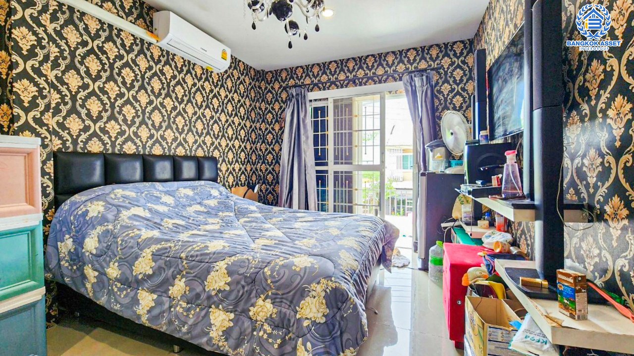 *****ทาวน์เฮ้าส์มือสองนครปฐม โครงการ มณฑาทิพย์ เพชรเกษม หลังมุม! เนื้อที่กว้างขวางถึง 57.6 ตร.ว. ฟังก์ชัน 6 ห้องนอน 4 ห้องน้ำ 1 ที่จอดรถ ทาวน์เฮ้าส์หลังใหญ่เท่าบ้านเดี่ยว!! บนทำเลดี เชื่อมต่อถนนเพชรเกษม, ถนนราชวิถี ราคาคุ้มสุดในย่านนี้