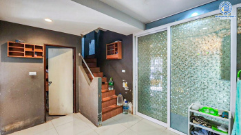 *****ทาวน์เฮ้าส์มือสองนครปฐม โครงการ มณฑาทิพย์ เพชรเกษม หลังมุม! เนื้อที่กว้างขวางถึง 57.6 ตร.ว. ฟังก์ชัน 6 ห้องนอน 4 ห้องน้ำ 1 ที่จอดรถ ทาวน์เฮ้าส์หลังใหญ่เท่าบ้านเดี่ยว!! บนทำเลดี เชื่อมต่อถนนเพชรเกษม, ถนนราชวิถี ราคาคุ้มสุดในย่านนี้