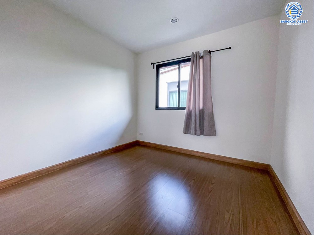 *****ทาวน์เฮ้าส์มือสองย่านนนทบุรี โครงการ เนเชอร่า เทรนด์ รัตนาธิเบศร์-ราชพฤกษ์ เนื้อที่ 18.7 ตร.ว. ฟังก์ชัน 3 ห้องนอน 2 ห้องน้ำ 2 ที่จอดรถ บนทำเลแห่งการเดินทาง เพียง 10 นาทีก็ถึงรถไฟฟ้าสายสีม่วง "สถานีบางพลู" ใกล้ทางด่วน "ศรีรัช"