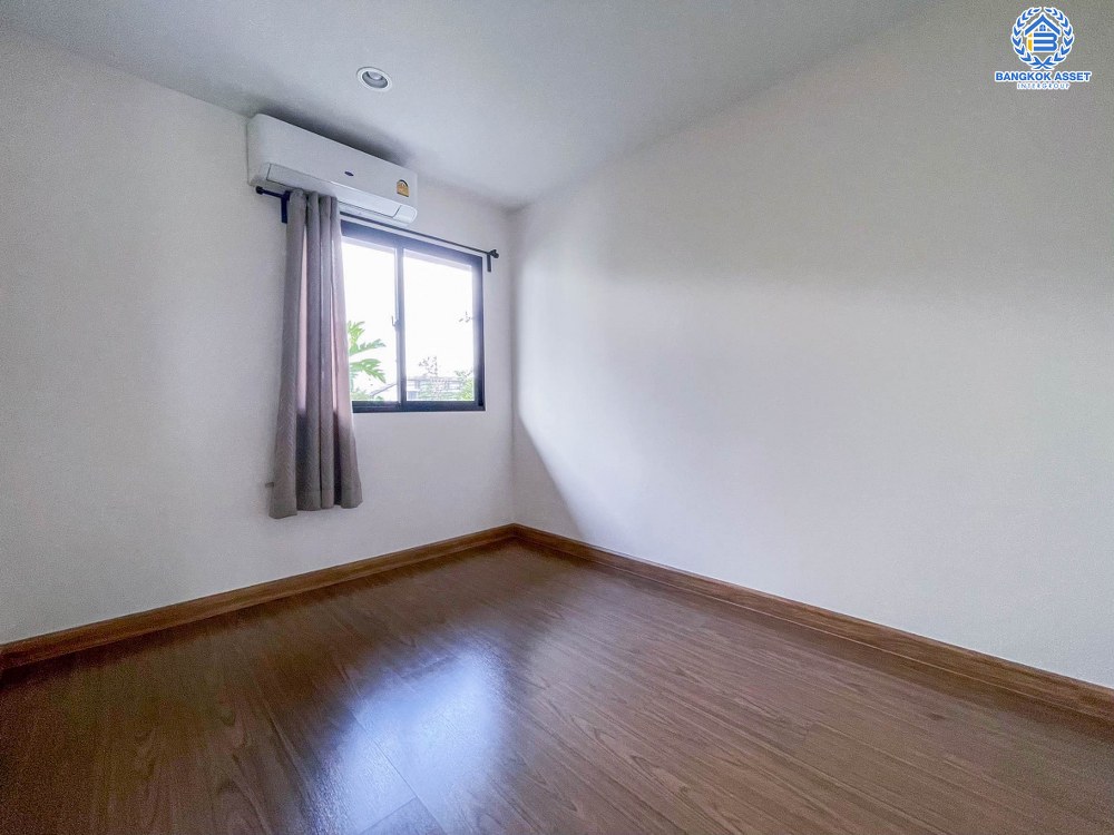 *****ทาวน์เฮ้าส์มือสองย่านนนทบุรี โครงการ เนเชอร่า เทรนด์ รัตนาธิเบศร์-ราชพฤกษ์ เนื้อที่ 18.7 ตร.ว. ฟังก์ชัน 3 ห้องนอน 2 ห้องน้ำ 2 ที่จอดรถ บนทำเลแห่งการเดินทาง เพียง 10 นาทีก็ถึงรถไฟฟ้าสายสีม่วง "สถานีบางพลู" ใกล้ทางด่วน "ศรีรัช"