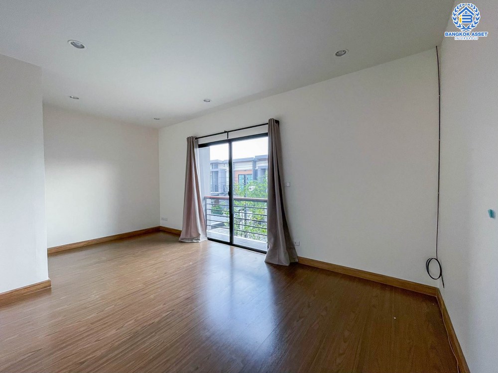 *****ทาวน์เฮ้าส์มือสองย่านนนทบุรี โครงการ เนเชอร่า เทรนด์ รัตนาธิเบศร์-ราชพฤกษ์ เนื้อที่ 18.7 ตร.ว. ฟังก์ชัน 3 ห้องนอน 2 ห้องน้ำ 2 ที่จอดรถ บนทำเลแห่งการเดินทาง เพียง 10 นาทีก็ถึงรถไฟฟ้าสายสีม่วง "สถานีบางพลู" ใกล้ทางด่วน "ศรีรัช"