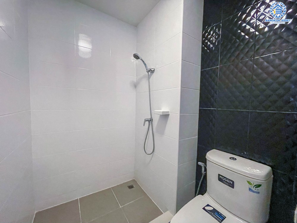 *****ทาวน์เฮ้าส์มือสองย่านนนทบุรี โครงการ เนเชอร่า เทรนด์ รัตนาธิเบศร์-ราชพฤกษ์ เนื้อที่ 18.7 ตร.ว. ฟังก์ชัน 3 ห้องนอน 2 ห้องน้ำ 2 ที่จอดรถ บนทำเลแห่งการเดินทาง เพียง 10 นาทีก็ถึงรถไฟฟ้าสายสีม่วง "สถานีบางพลู" ใกล้ทางด่วน "ศรีรัช"