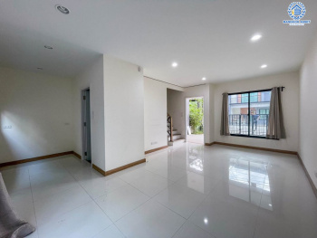 *****ทาวน์เฮ้าส์มือสองย่านนนทบุรี โครงการ เนเชอร่า เทรนด์ รัตนาธิเบศร์-ราชพฤกษ์ เนื้อที่ 18.7 ตร.ว. ฟังก์ชัน 3 ห้องนอน 2 ห้องน้ำ 2 ที่จอดรถ บนทำเลแห่งการเดินทาง เพียง 10 นาทีก็ถึงรถไฟฟ้าสายสีม่วง "สถานีบางพลู" ใกล้ทางด่วน "ศรีรัช"