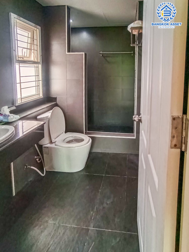 *****บ้านแฝดมือสอง โครงการ ทิพย์พิมาน กรีนวิลล์ กาญจนาภิเษก หลังมุม เนื้อที่ 40.50 ตร.ว. ฟังก์ชัน 3 ห้องนอน 2 ห้องน้ำ 1 ที่จอดรถ บ้านสภาพเหมือนใหม่ พร้อมเข้าอยู่ บนทำเลดี เชื่อมต่อถนนวงแหวนรอบนอก(ตะวันตก) ถนนนครอินทร์ ถนนราชพฤกษ์ ถนนรัตนาธิเบศร์ และจุดขึ้นทางด่วน "ศรีรัช"