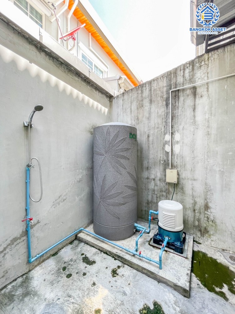 *****ทาวน์เฮ้าส์มือสอง โครงการ โกลเด้นทาวน์ วงศ์สว่าง-รัชดา บนเนื้อที่ 21.3 ตร.ว. ฟังก์ชัน 3 ห้องนอน 3 ห้องน้ำ 2 ที่จอดรถ บ้านสวยดีไซน์โมเดิร์น ภายในสภาพเหมือนใหม่ พร้อมเข้าอยู่ได้ทันที การเดินทางสะดวกสบาย ใช้เวลาเพียง 7 นาทีก็ถึงรถไฟฟ้าสายสีม่วง "สถานีแยกติวานนท์" และใกล้ทางด่วน "พระราม7"