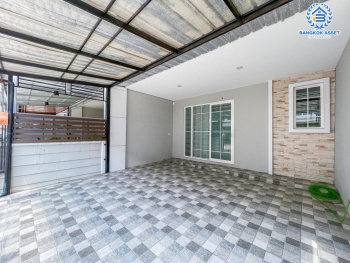 *****ทาวน์เฮ้าส์มือสอง โครงการ โกลเด้นทาวน์ วงศ์สว่าง-รัชดา บนเนื้อที่ 21.3 ตร.ว. ฟังก์ชัน 3 ห้องนอน 3 ห้องน้ำ 2 ที่จอดรถ บ้านสวยดีไซน์โมเดิร์น ภายในสภาพเหมือนใหม่ พร้อมเข้าอยู่ได้ทันที การเดินทางสะดวกสบาย ใช้เวลาเพียง 7 นาทีก็ถึงรถไฟฟ้าสายสีม่วง "สถานีแยกติวานนท์" และใกล้ทางด่วน "พระราม7"